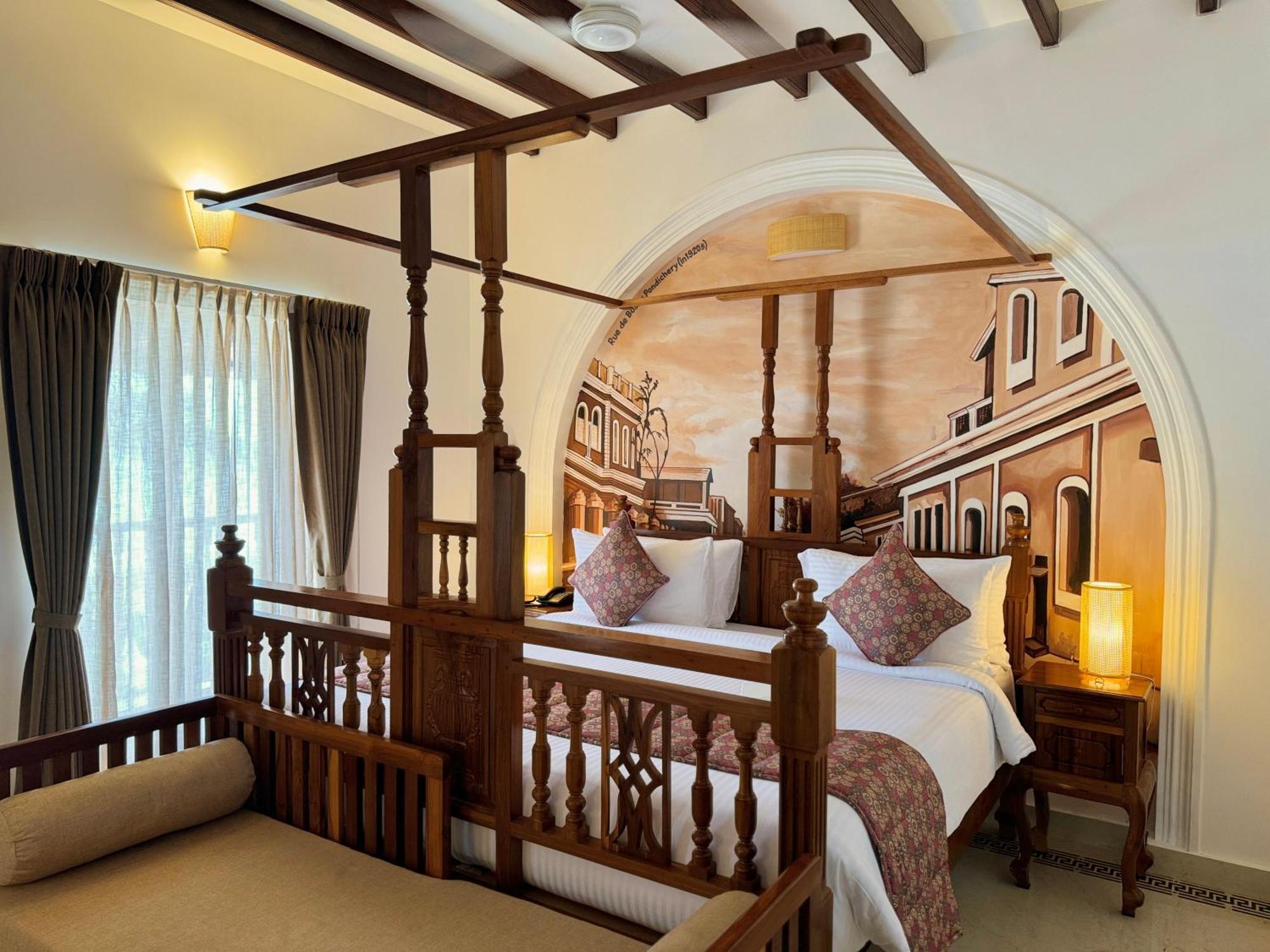 La Plage Seaview Suites Puducherry Exterior foto