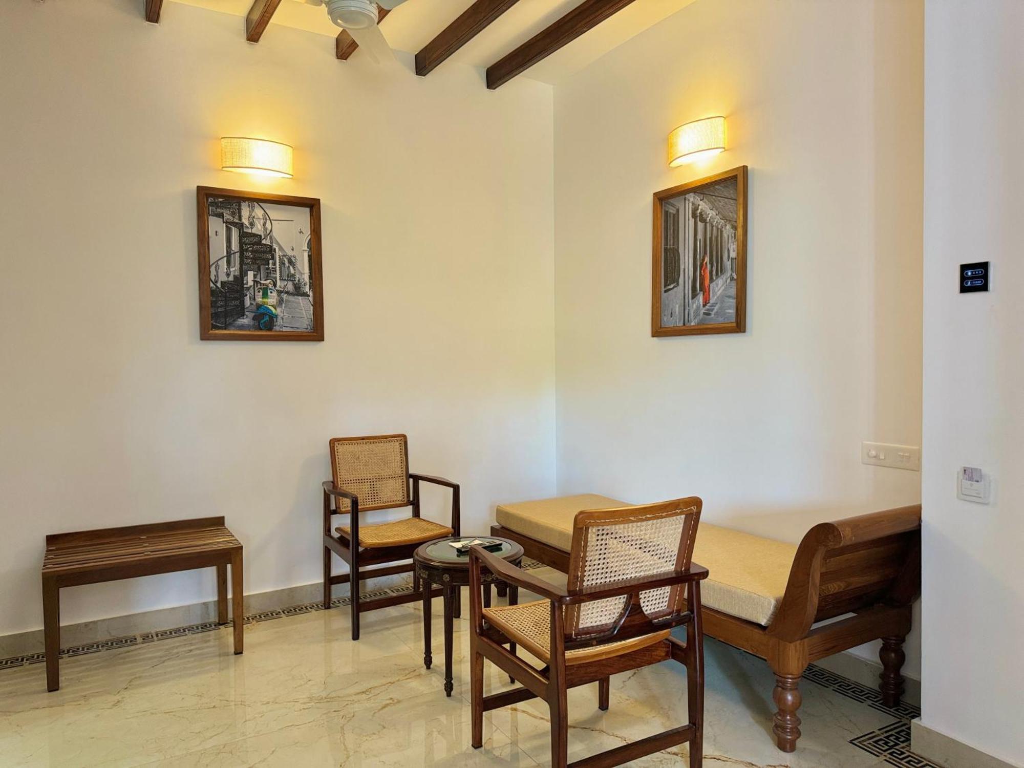 La Plage Seaview Suites Puducherry Exterior foto