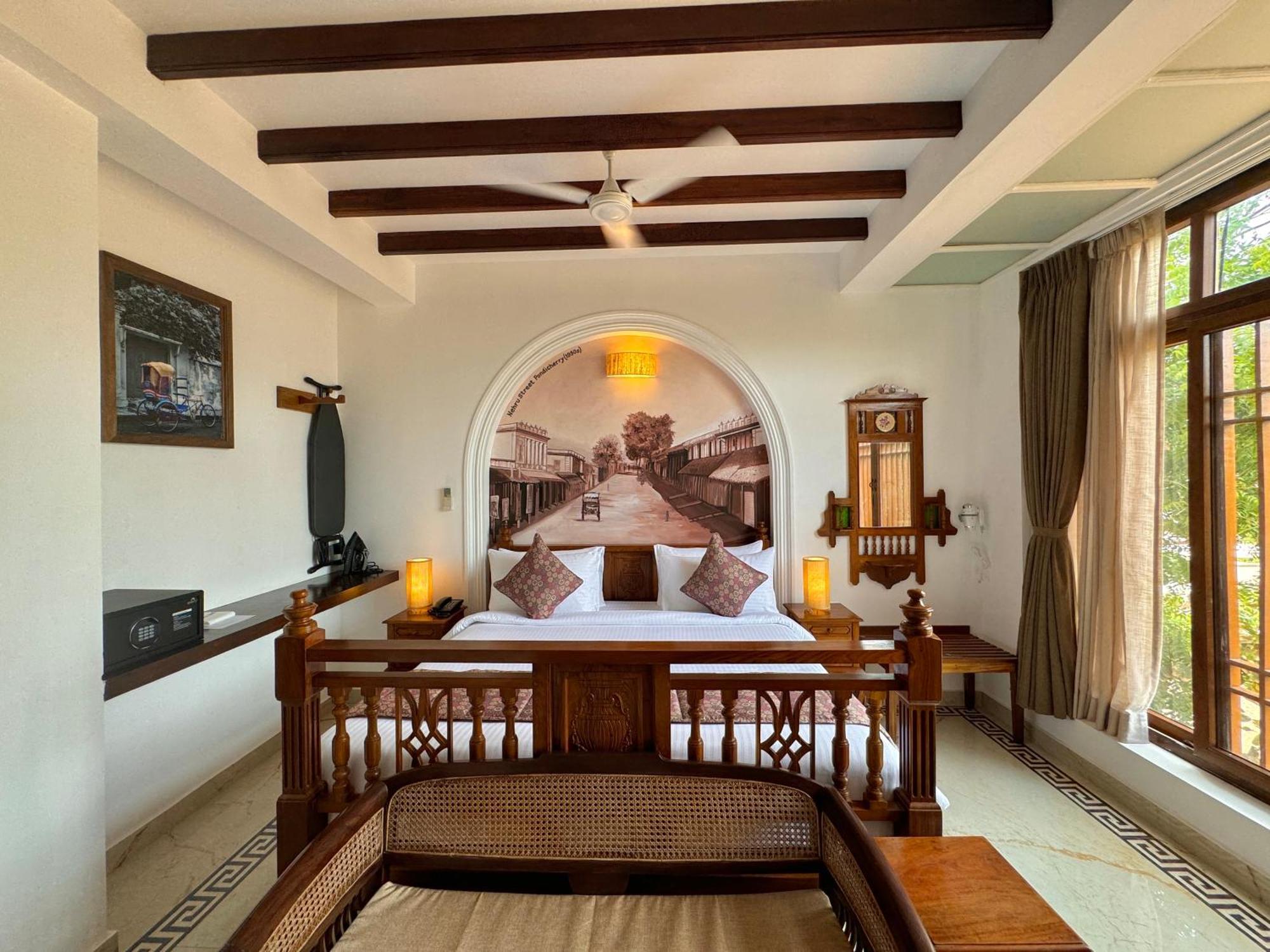 La Plage Seaview Suites Puducherry Exterior foto