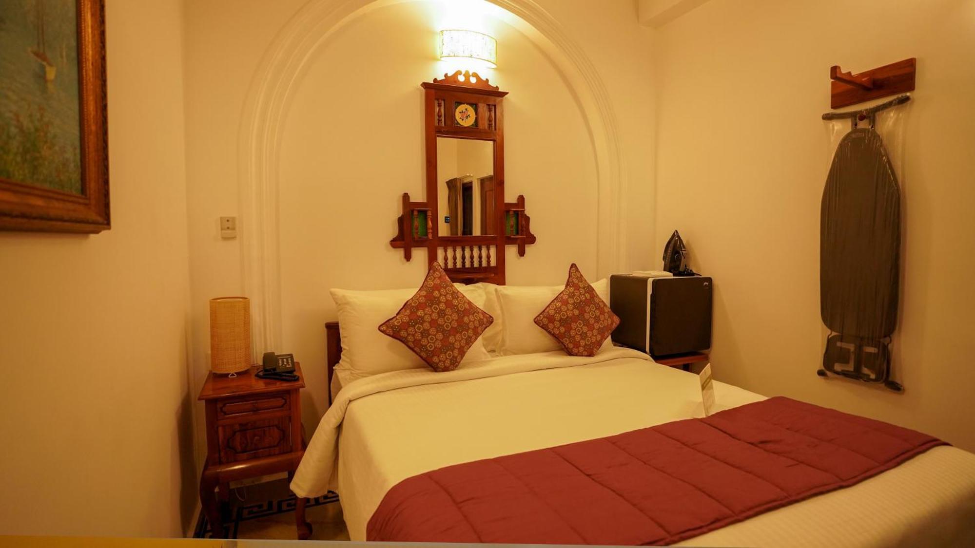 La Plage Seaview Suites Puducherry Exterior foto