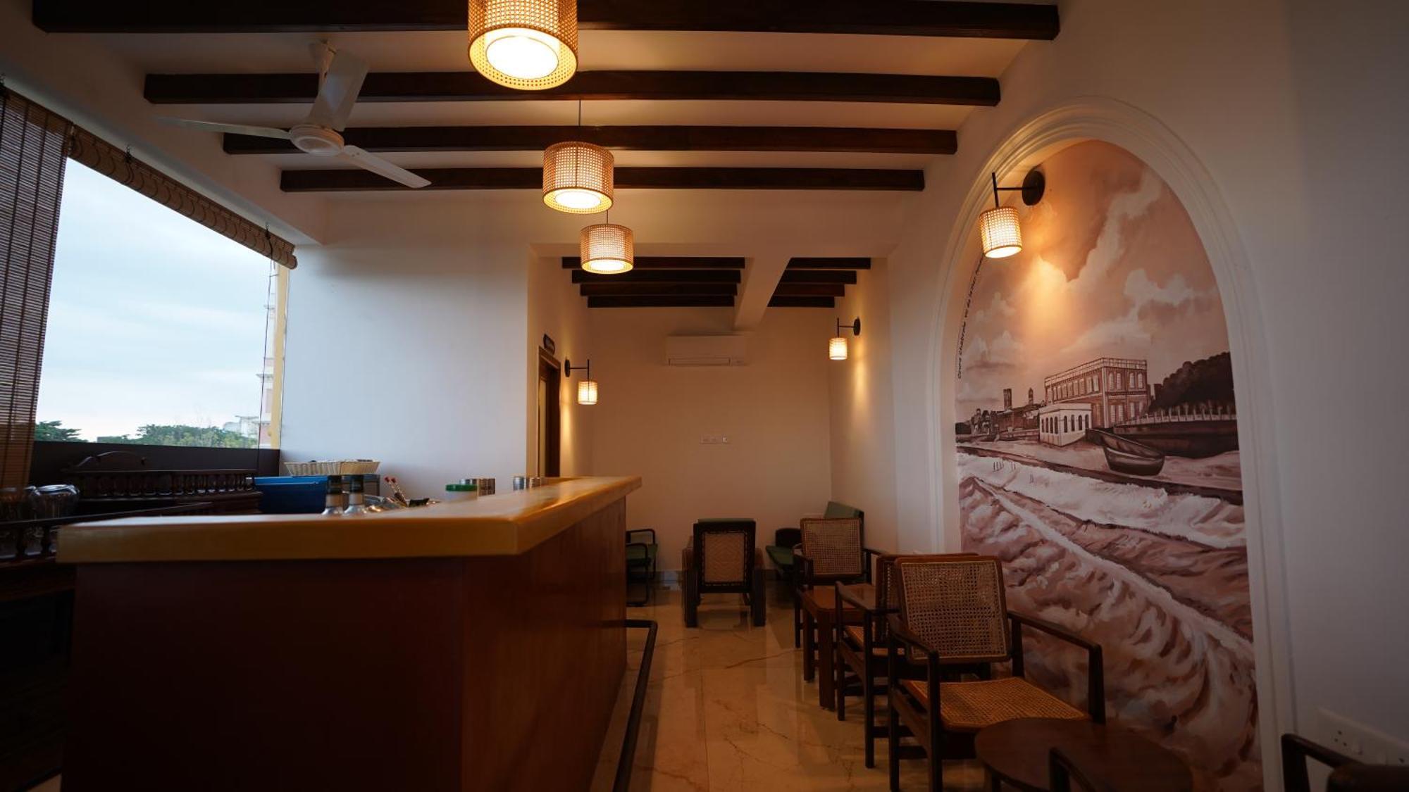 La Plage Seaview Suites Puducherry Exterior foto