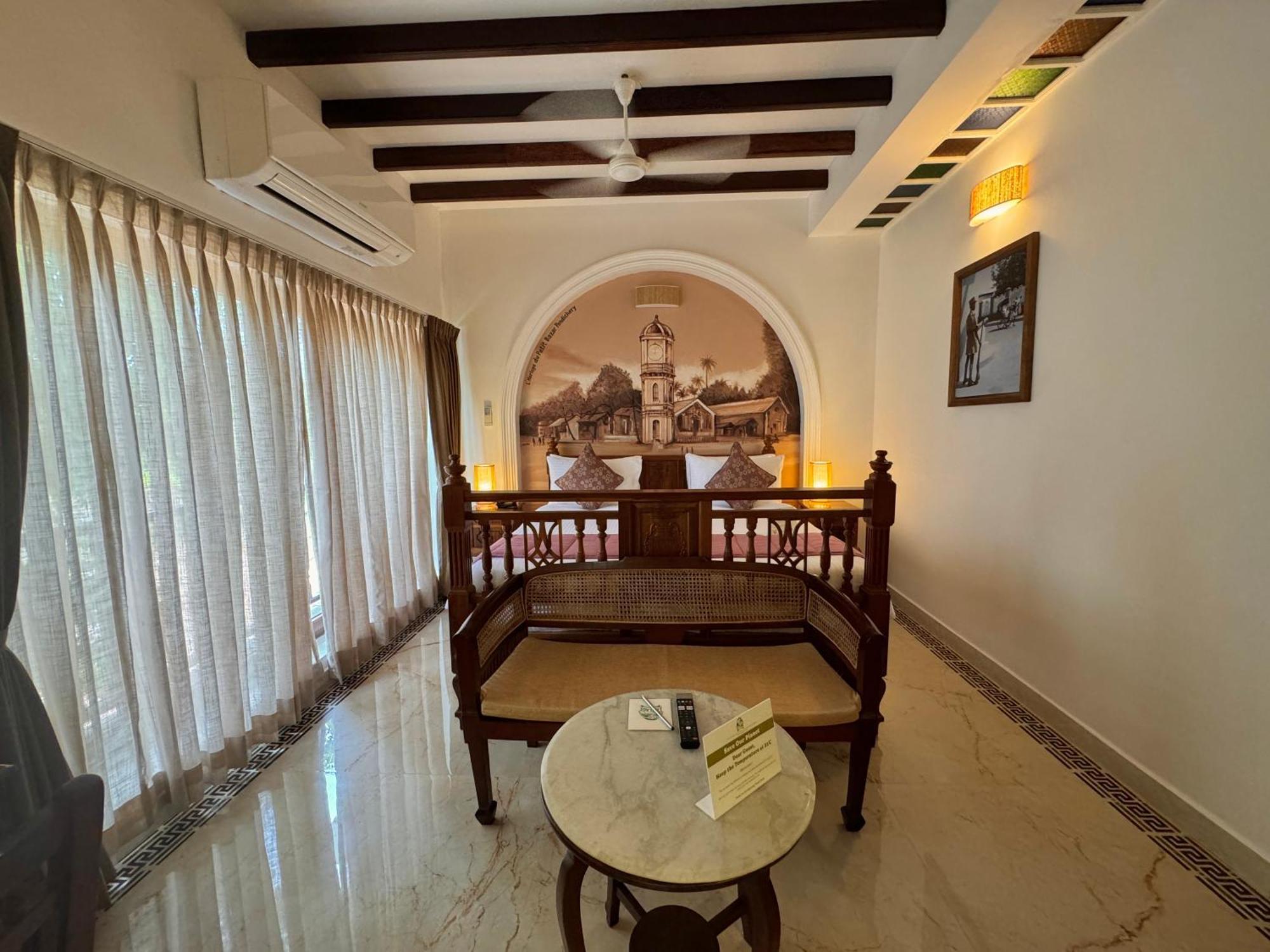 La Plage Seaview Suites Puducherry Exterior foto
